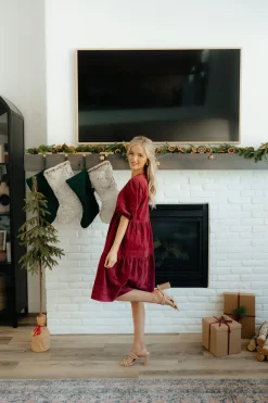 Dongguan Huoyoung Apparel Co Dresses|Maternity Friendly<Ames Dress-Burgundy