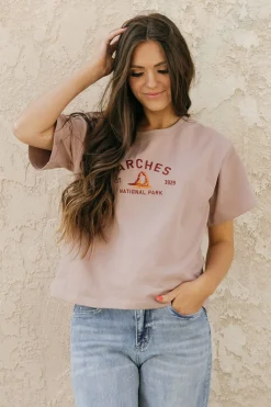Dongguan Huoyoung Apparel Co National Parks|Tops<Arches Park Tee-Mocha