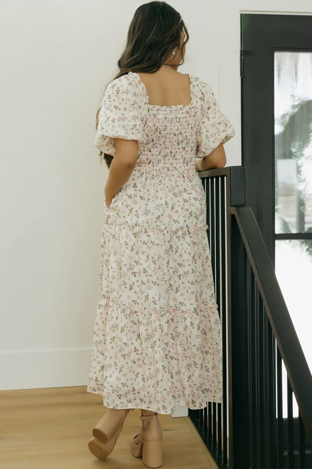 Dongguan Huoyoung Apparel Co Dresses|Maternity Friendly<Belle Dress-Apricot Floral