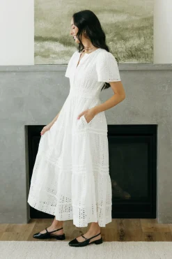 Dongguan Huoyoung Apparel Co Dresses|Maternity Friendly<Caribbean Dress- Eyelet
