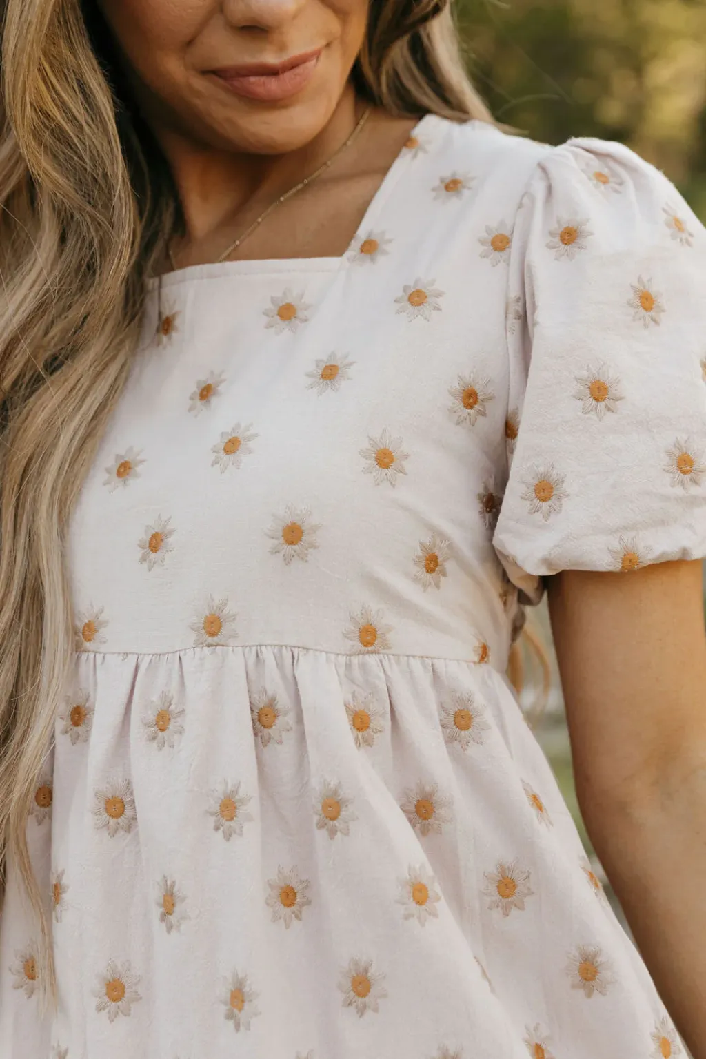 Dongguan Huoyoung Apparel Co Dresses|Maternity Friendly<Grandview Dress-Tan Floral