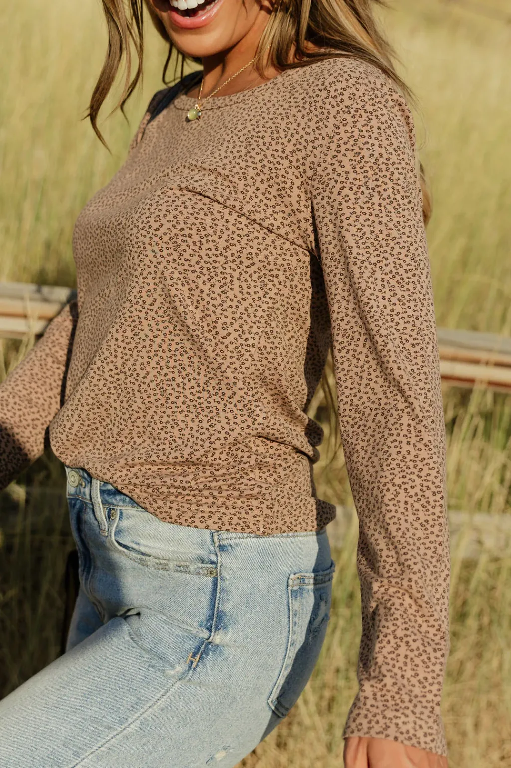 Dongguan Huoyoung Apparel Co Tops|Maternity Friendly<Rylie Top-Mocha Floral