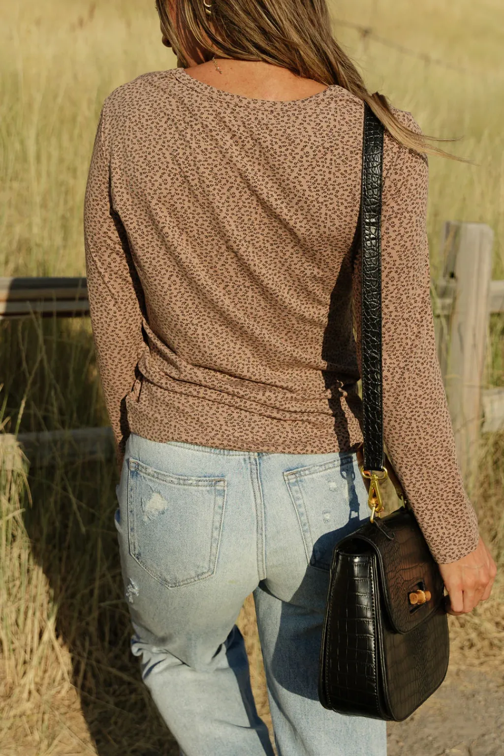 Dongguan Huoyoung Apparel Co Tops|Maternity Friendly<Rylie Top-Mocha Floral
